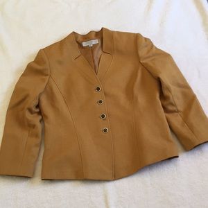 TAHARI  button up blazer